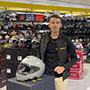 Lucas vendeur au magasin Maxxess Colmar teste le Casque Intégral HJC RPHA 71-thumbnail