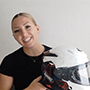 Axelle, vendeuse chez MAXXESS Clermont-Fd présente le casque SHOEI Casque NXR2 -thumbnail