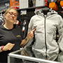 Sylvia chez Maxxess Anglet, teste le blouson Bering Lady Profil-thumbnail