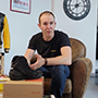 Thomas vendeur au magasin Maxxess Cognac teste les Baskets TCX JUPITER 5 GORE TEX®.-thumbnail