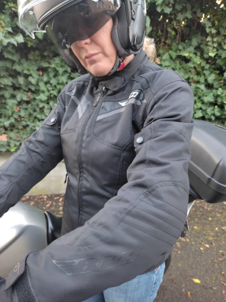La tenue de pluie moto BLH testée par Trace-deux-roues - le Blog Maxxess