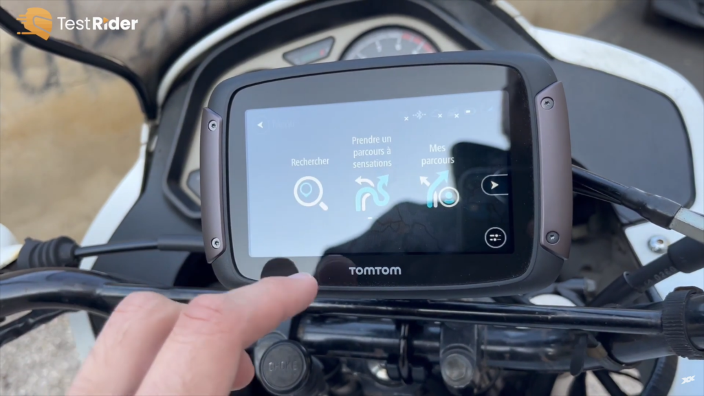 demonstration du mode " parcours à sensation" sur le gps tomtom rider 550